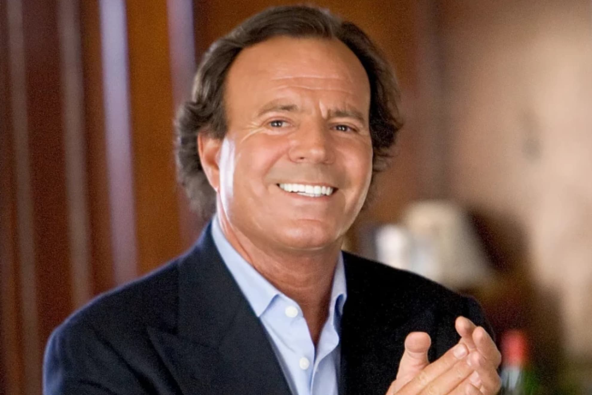 Julio Iglesias.