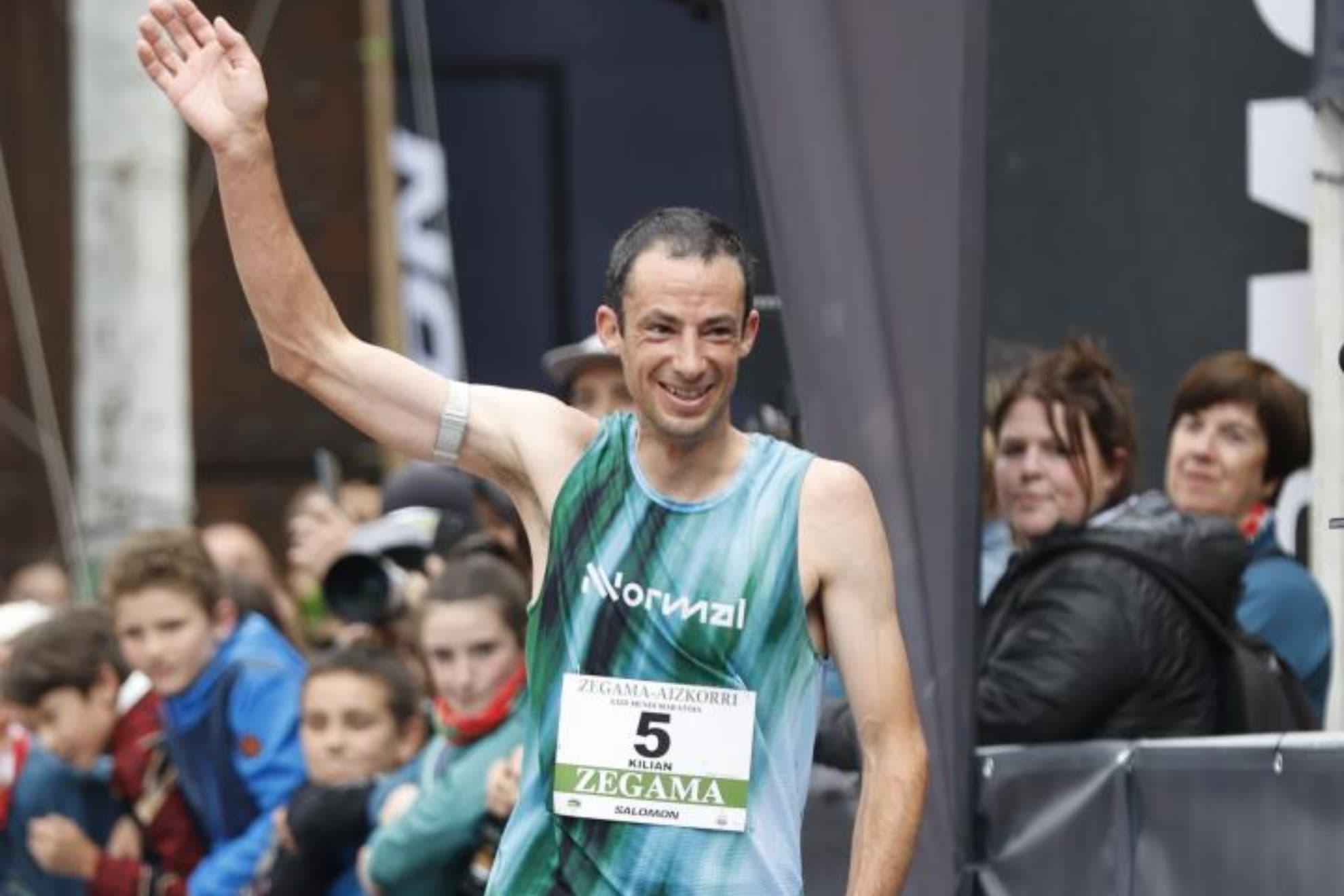 Kilian Jornet, tras ganar Zegama en 2024.