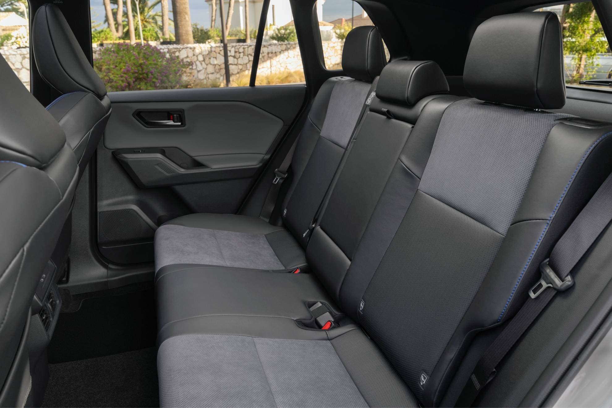 La amplitud trasera es notable.