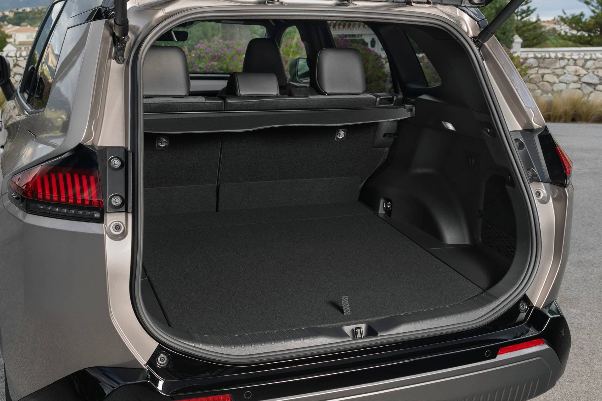 La boca de acceso al maletero es de gran tamaño.