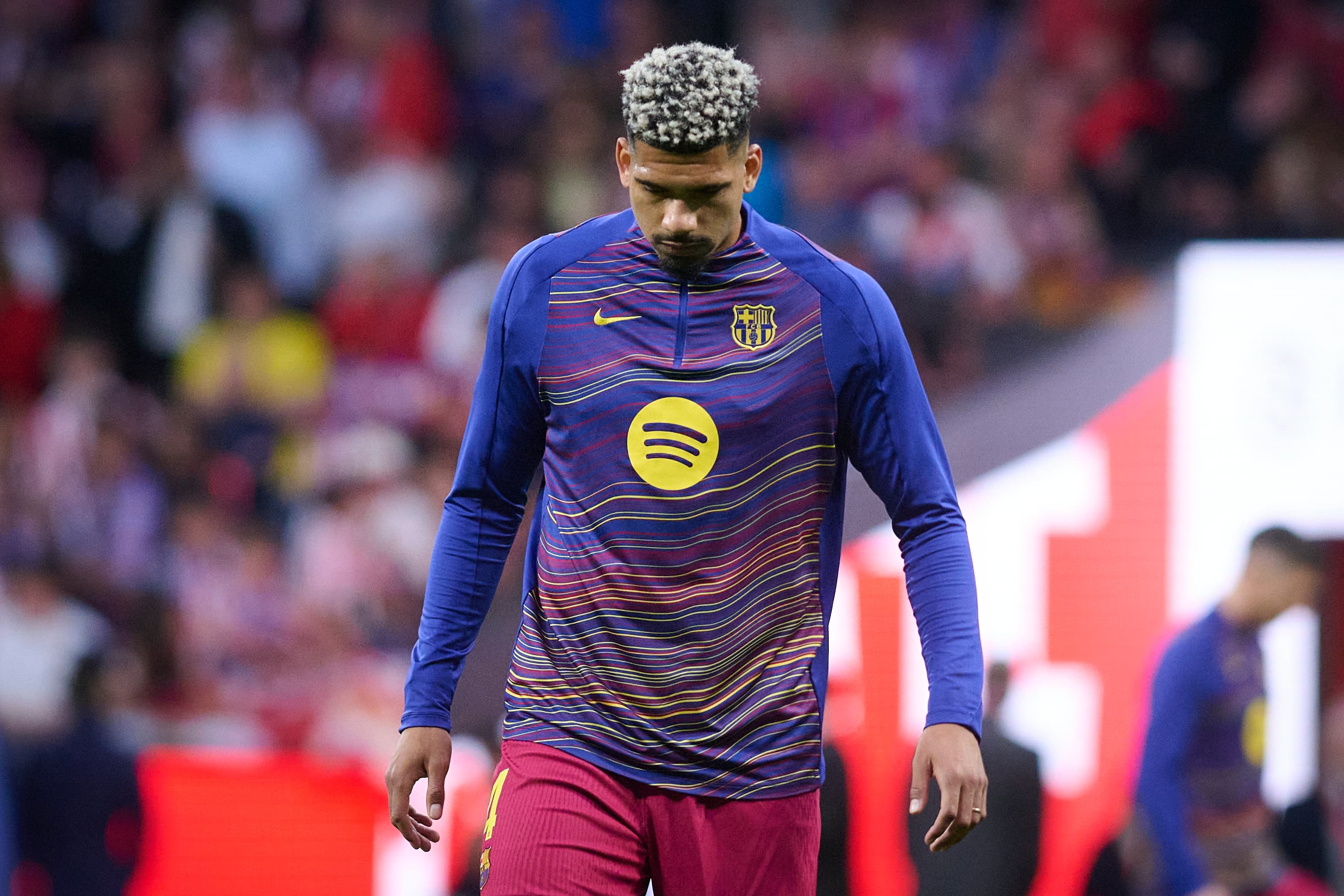 Ronald Araujo durante el calentamiento.