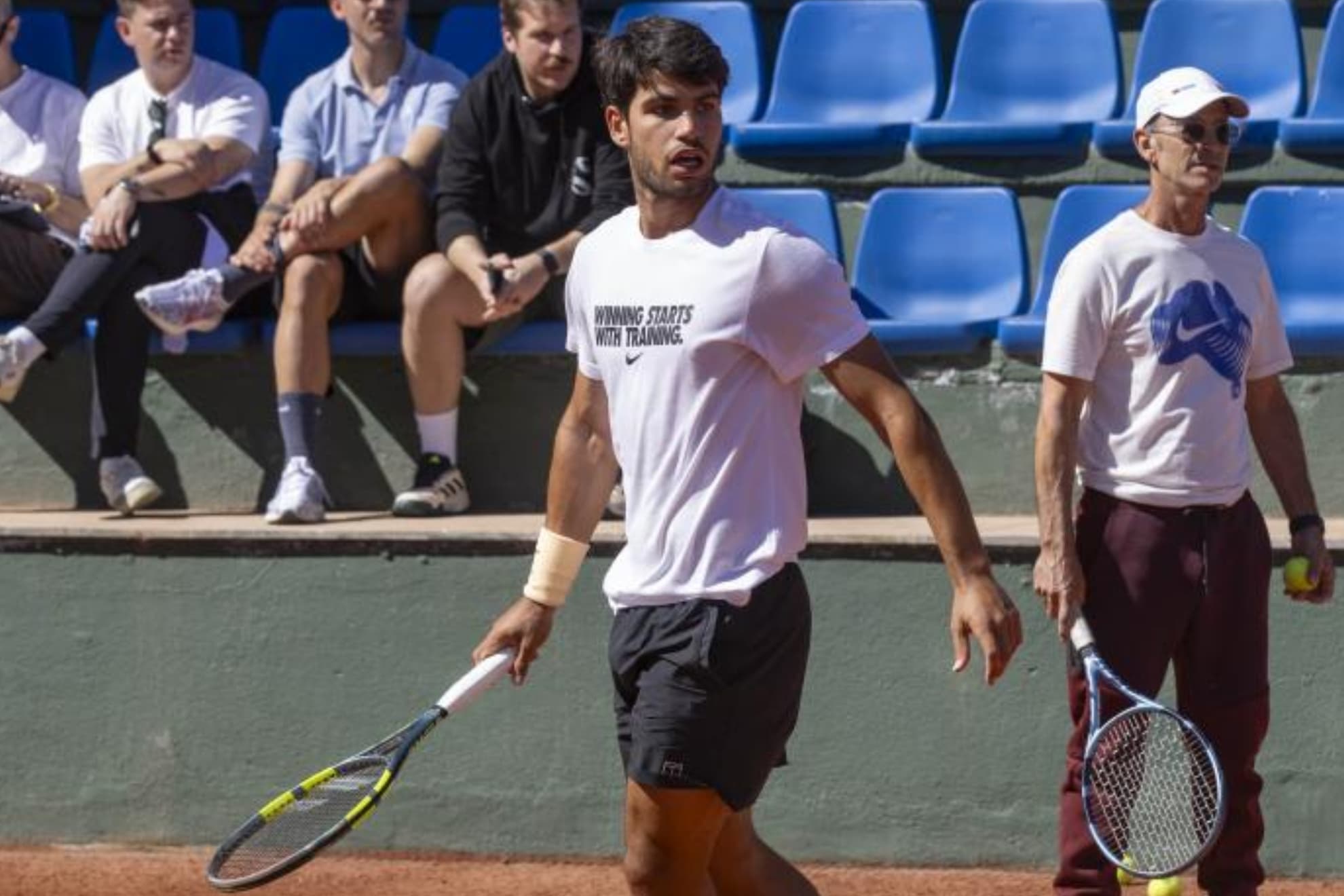 Carlos Alcaraz, en un entrenamiento en Murcia antes de viajar a Montecarlo.