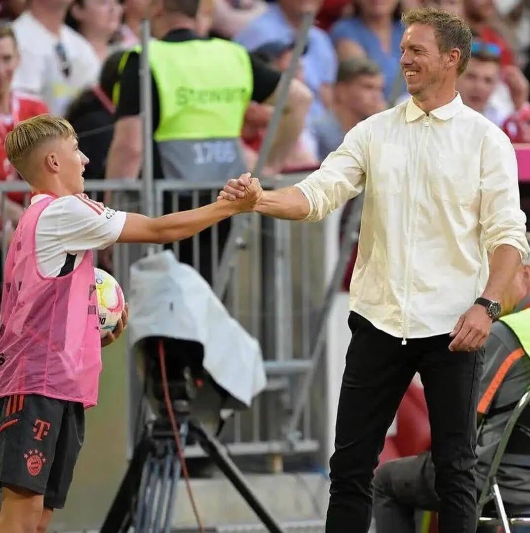 Lennart Karl y Julian Nagelsmann
