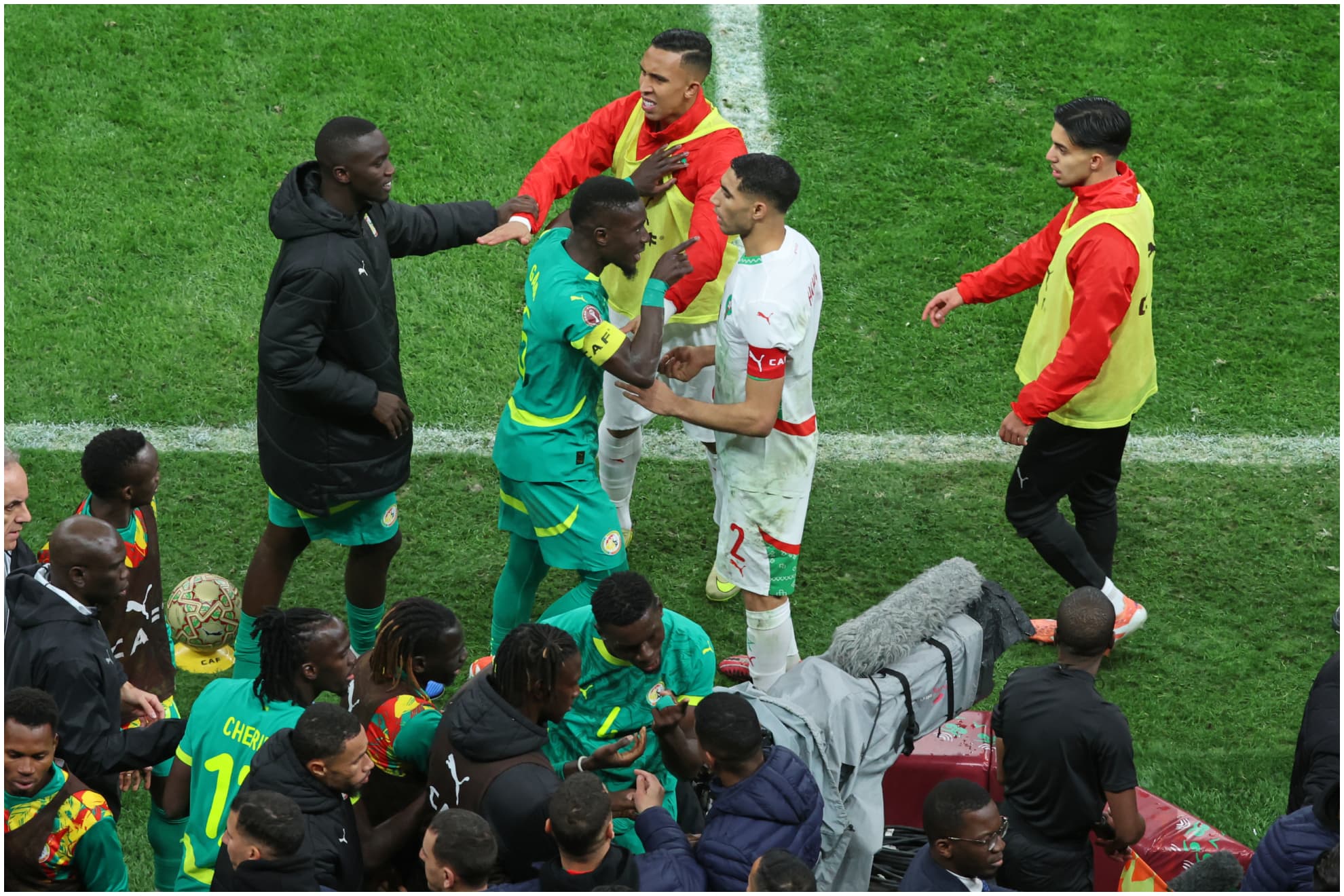 Senegal y Marruecos, en plena trifulca en la final de enero.