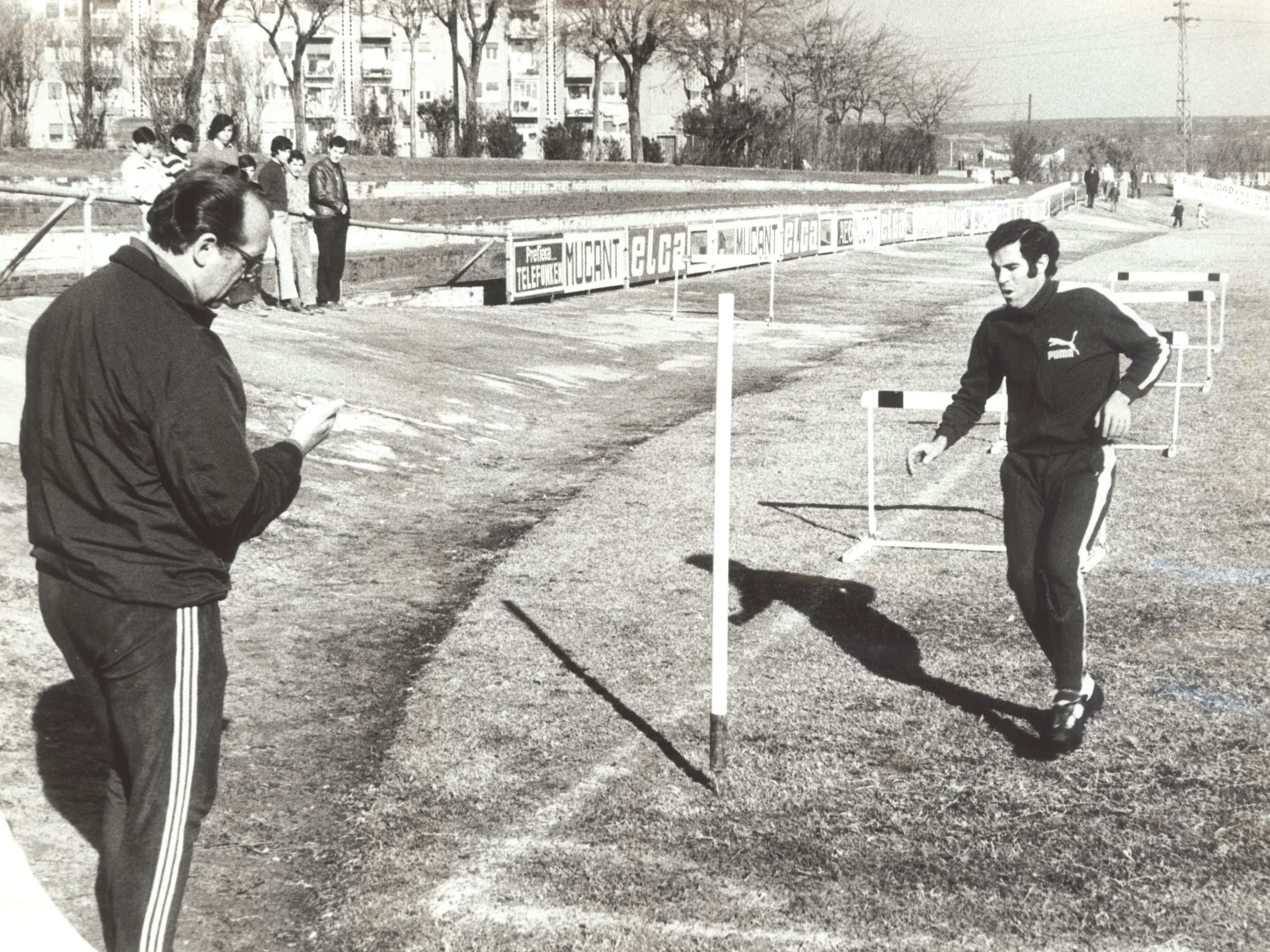 Max Merkel y Luis Aragonés, durante un entrenamiento del Atlético de Madrid.