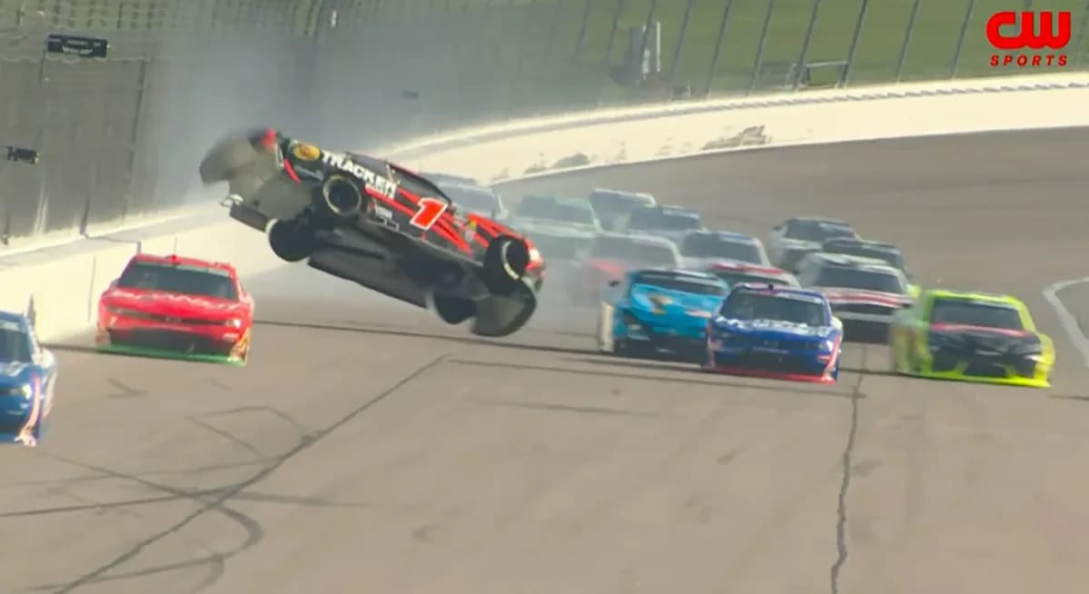 NASCAR: Carson Kvapil's car flips wildly less than 2 laps into O'Reilly Series race at Kansas