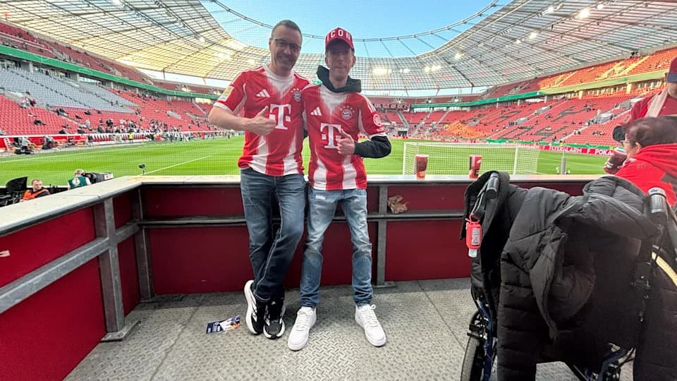 'We live for Bayern': Father & son on a special cup tour