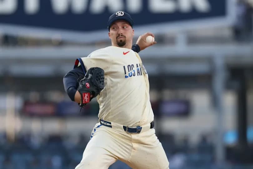Los Angeles Dodgers pitcher Blake Snell (7) throws to the plate during the second inning against the Atlanta Braves at Dodger Stadium.