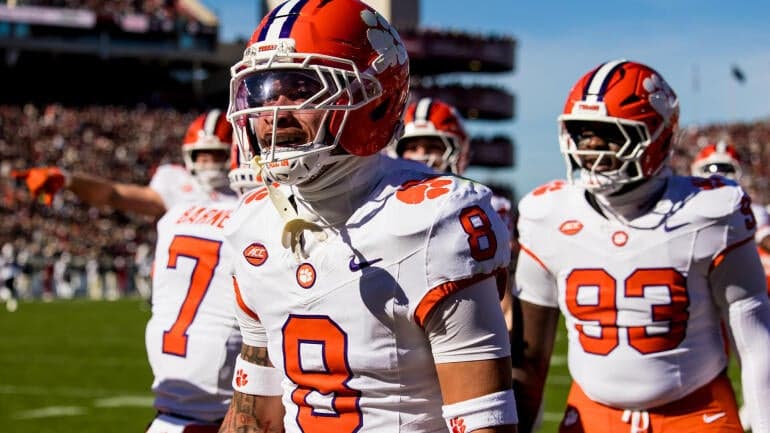 NCAA Football: Clemson at South Carolina