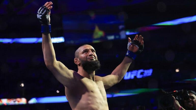 khamzat-chimaev-arms-ufc-319.jpg