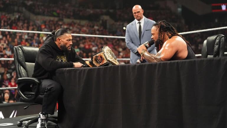 roman-reigns-jacob-fatu-contract-sign.jpg