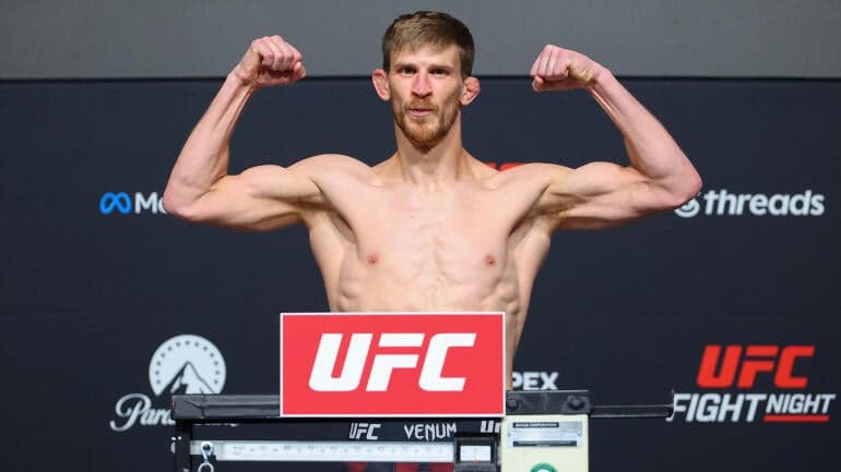 arnold-allen-weighins.jpg